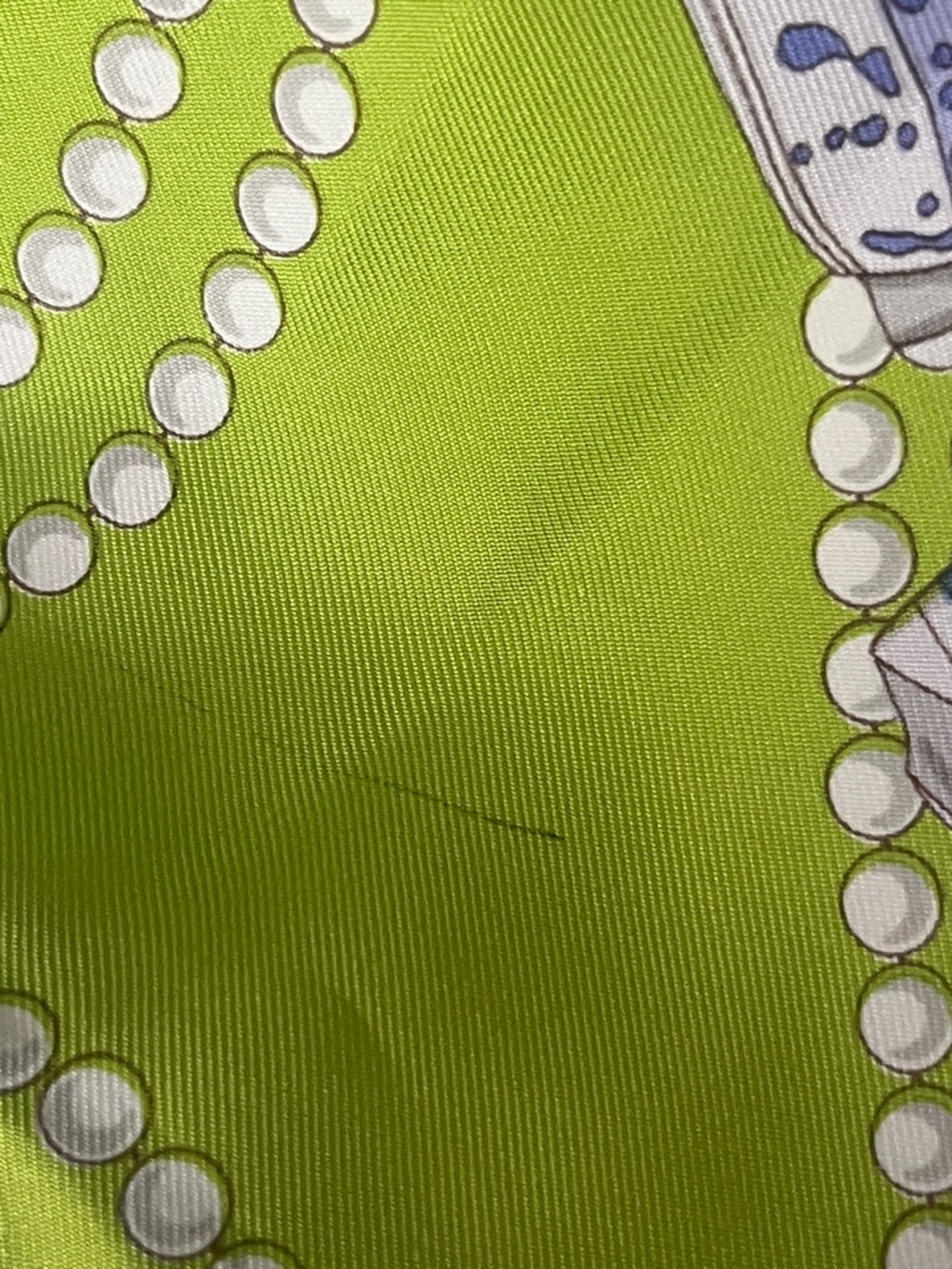 Gucci seashell pearls silk scarf - Picture 9 of 9